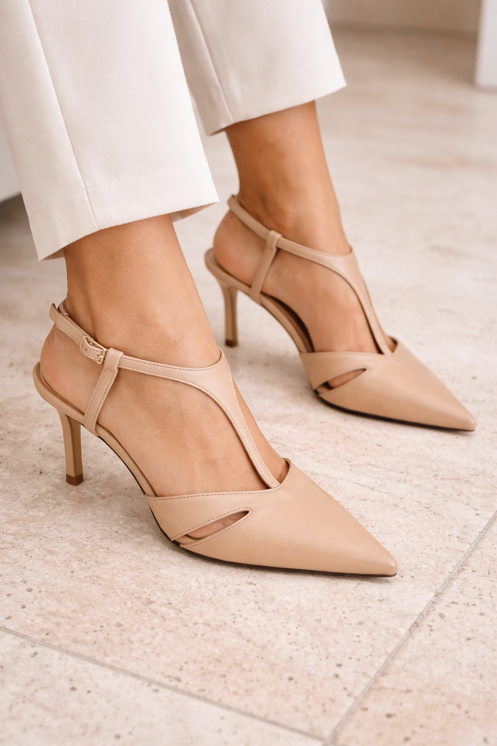 Décolleté slingback con cinturino