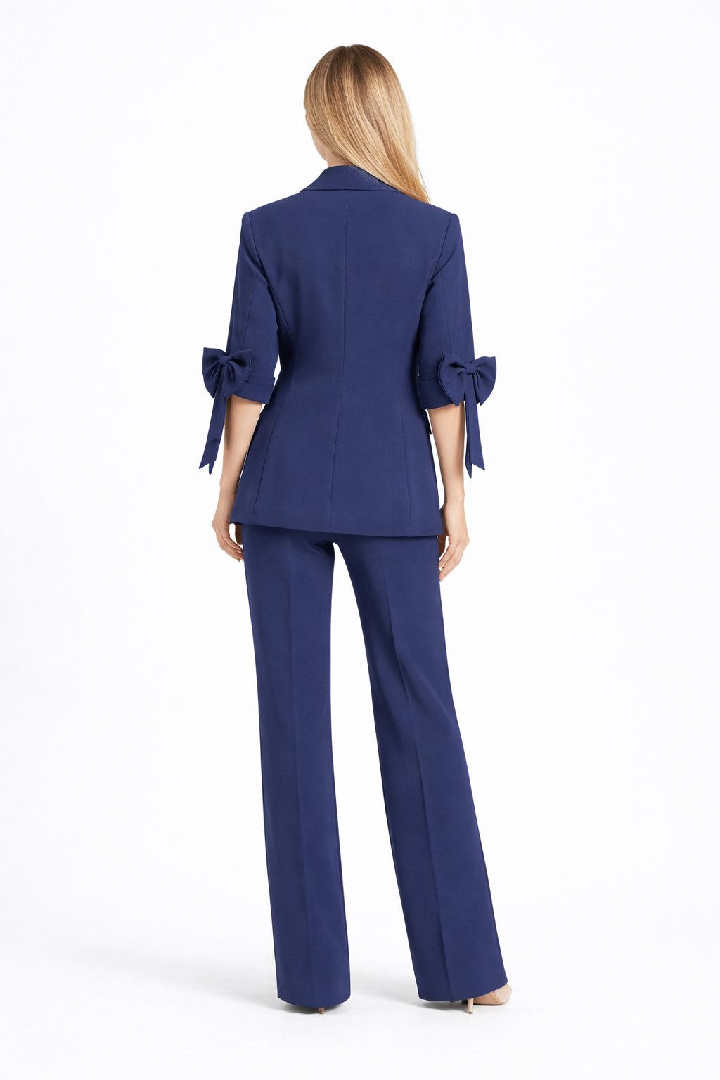 Completo giacca e pantalone con maniche a fiocco