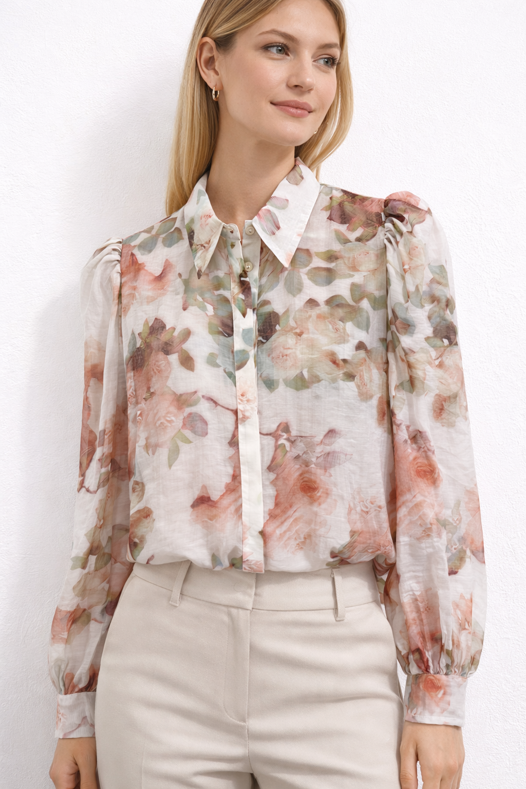 Camicia floreale in tessuto leggero